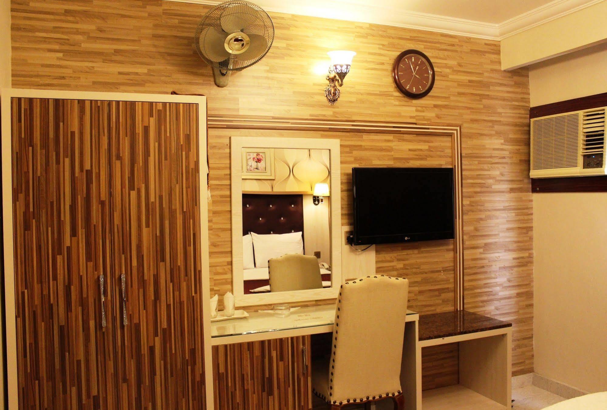 Sutchi Hotel Dubaï Extérieur photo